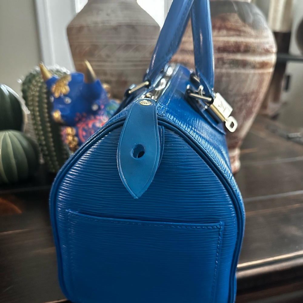 Authentic LV Blue Epi Leather Speedy 25 with padlock - Picture 5 of 8